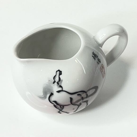 Vintage Japanese Black Horse Painted CREAM PITCHER Tea Server Creamer Signed - Picture 3 of 8